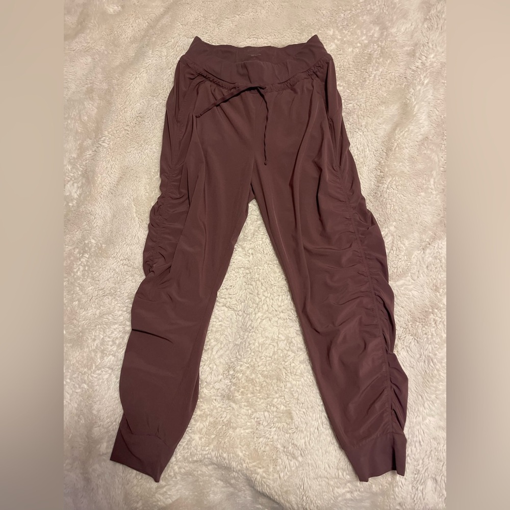 Athleta Attitude Pant Women Sz 6 Purple Drawstring Ruched Pull On Jogger Stretch